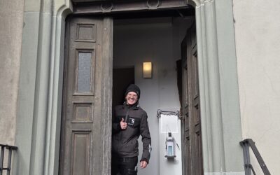 Restaurierung der Eingangstüren